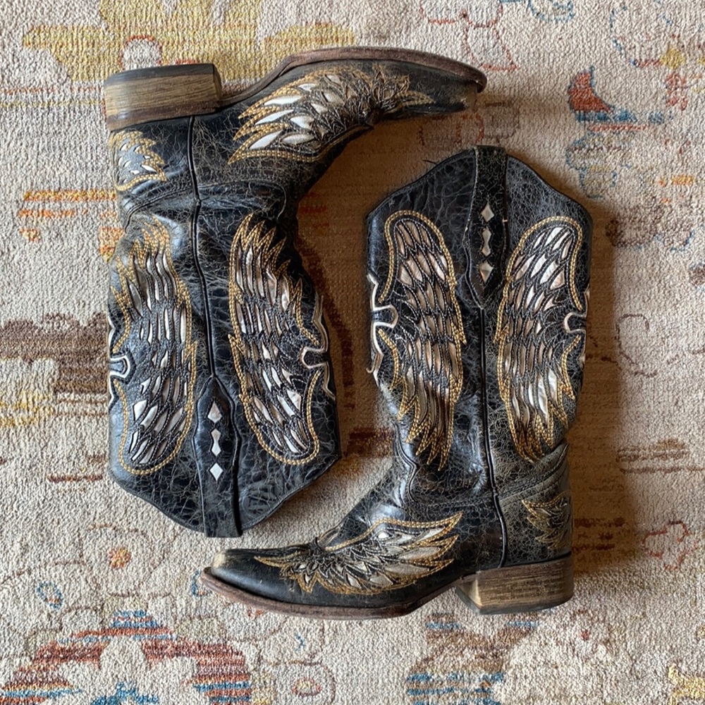 Size 9 Women’s Cross Corral Boots